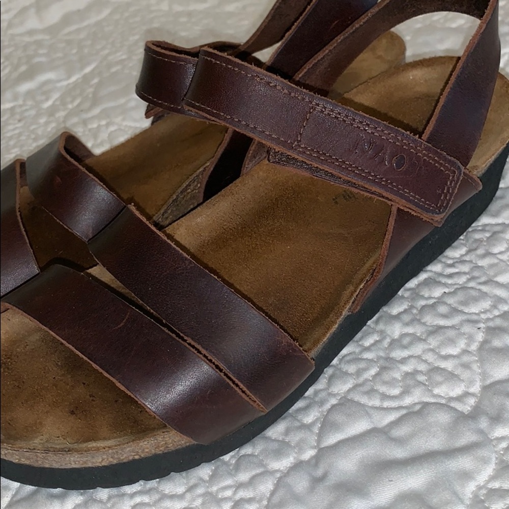 Naot sandals EUC